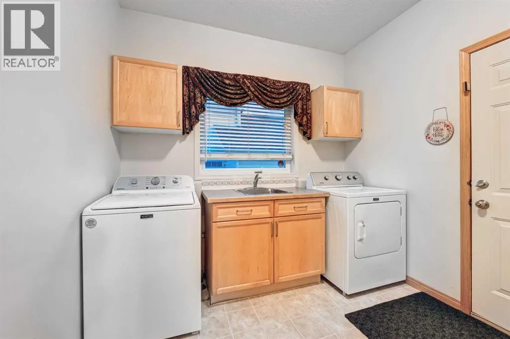230 Simcoe View SW