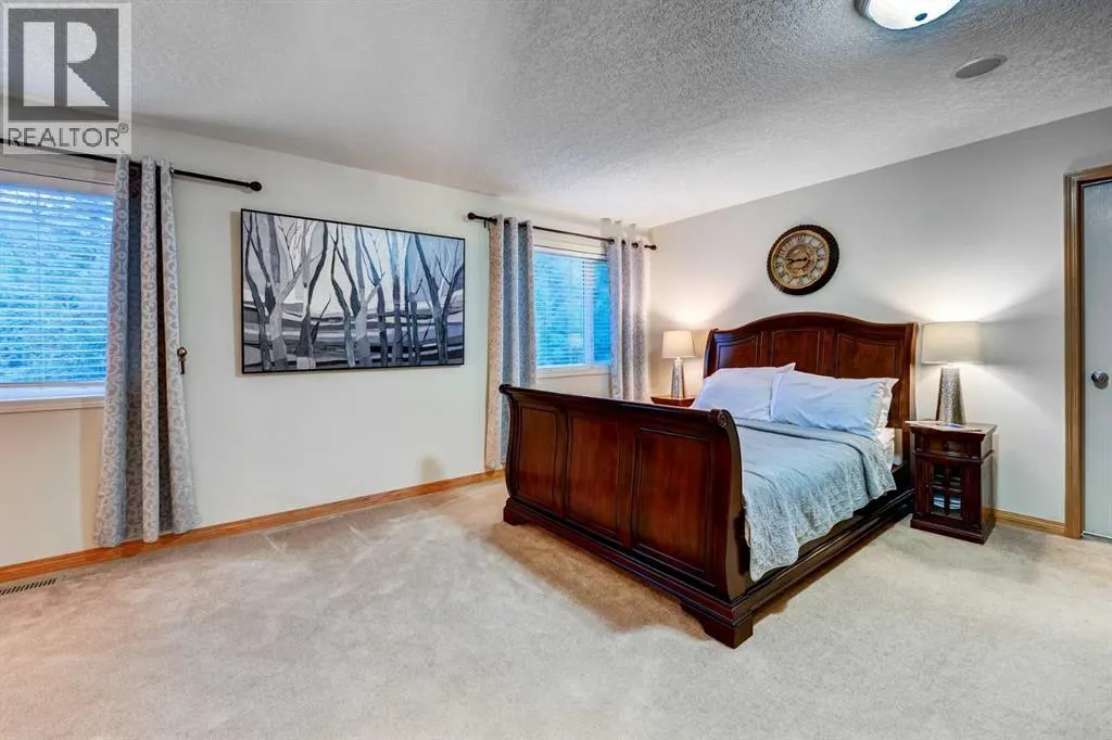 230 Simcoe View SW