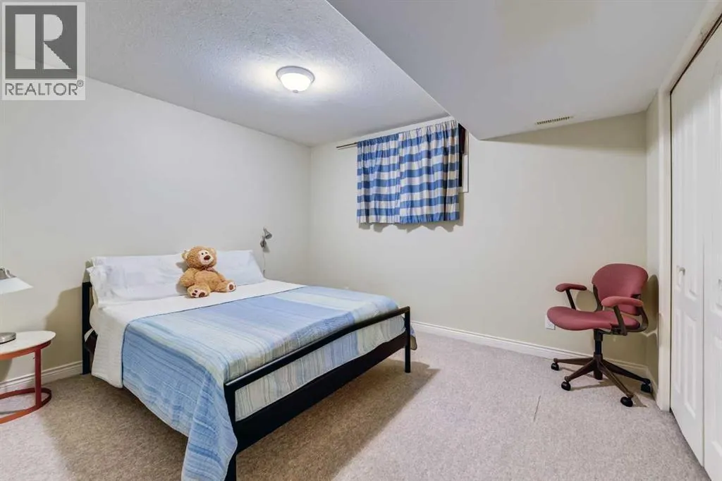 230 Simcoe View SW