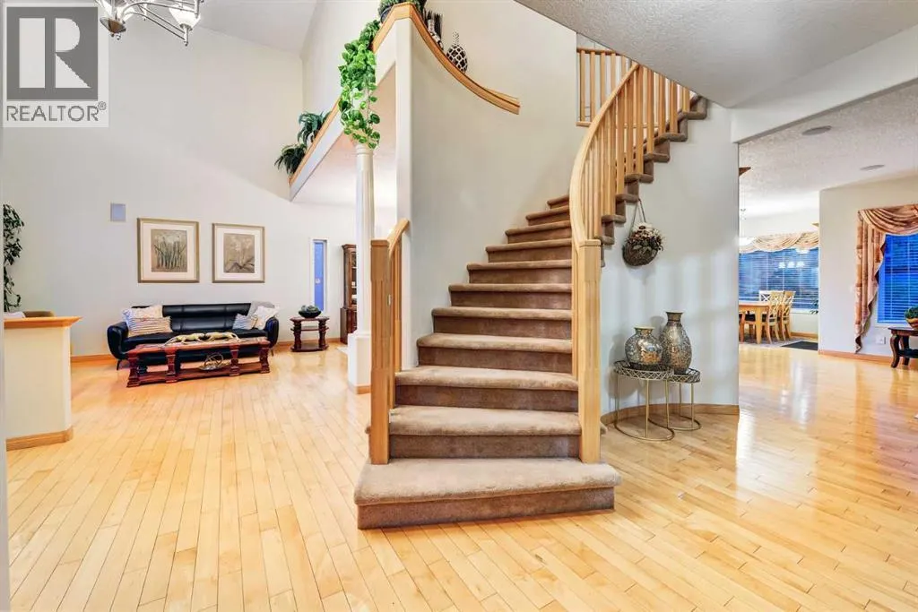 230 Simcoe View SW
