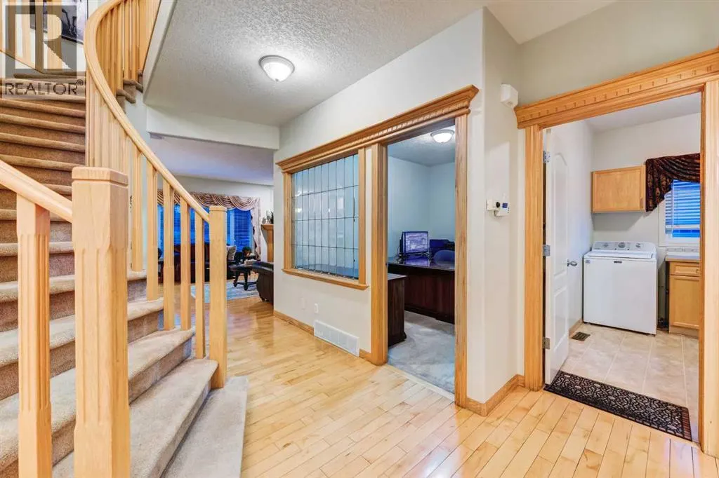 230 Simcoe View SW