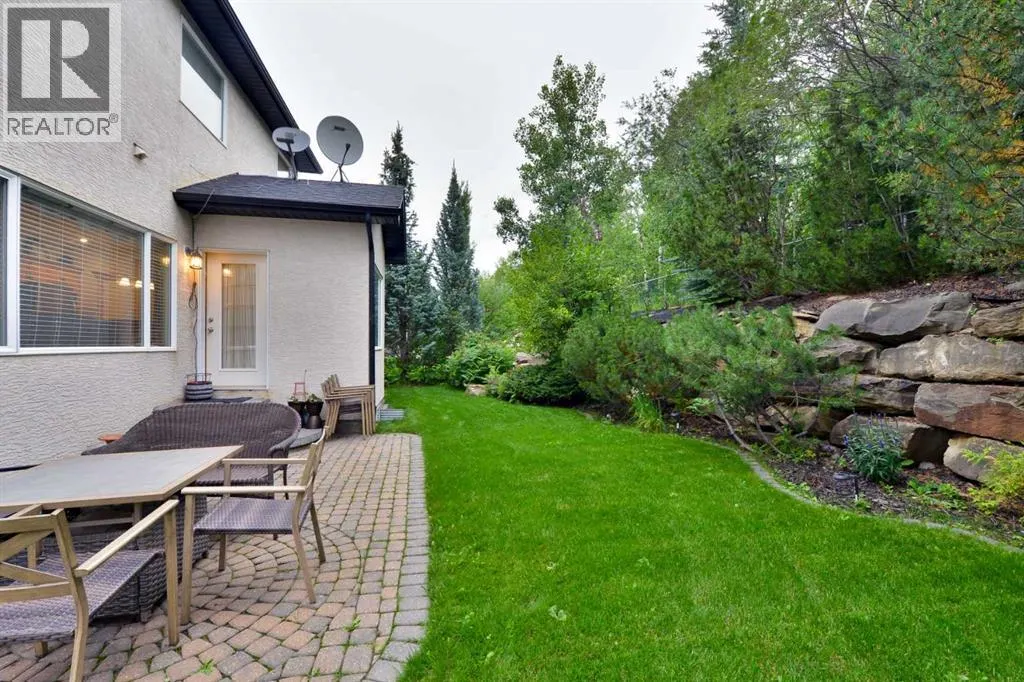 230 Simcoe View SW