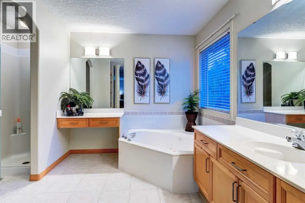 230 Simcoe View SW