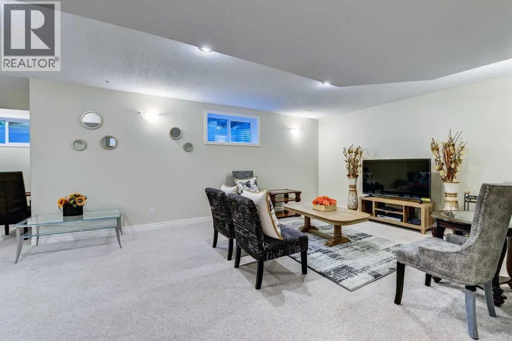 230 Simcoe View SW
