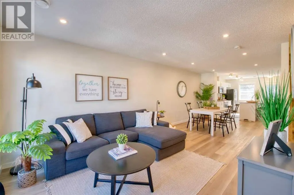 711, 135 Mahogany Parade SE