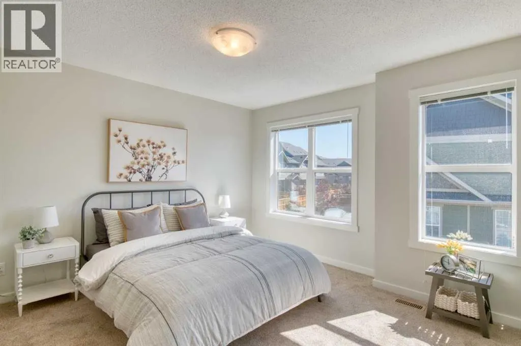 711, 135 Mahogany Parade SE