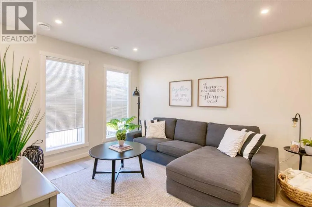711, 135 Mahogany Parade SE