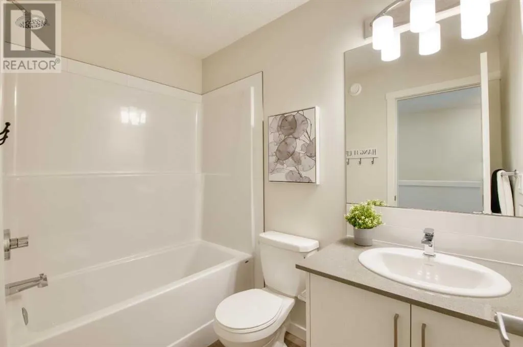 711, 135 Mahogany Parade SE