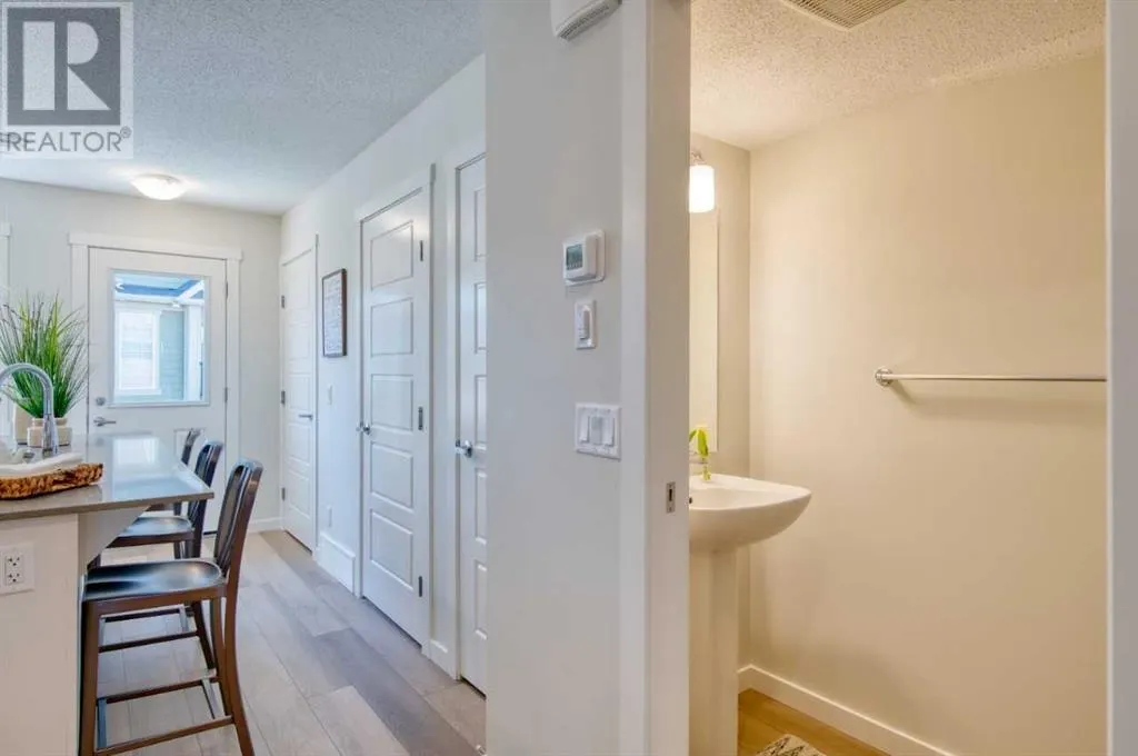 711, 135 Mahogany Parade SE