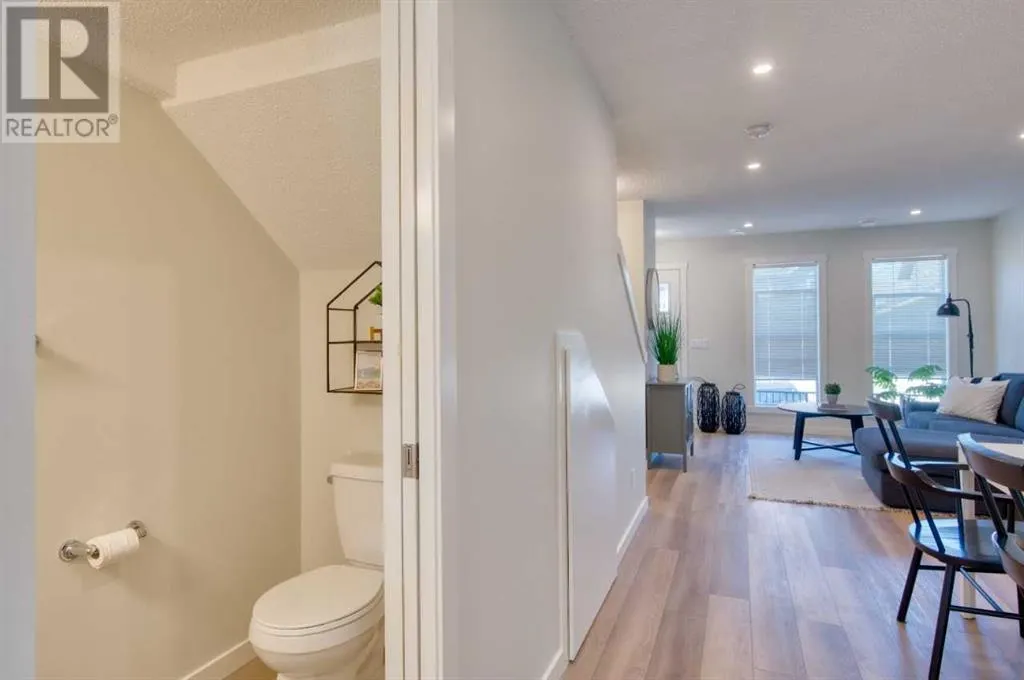 711, 135 Mahogany Parade SE