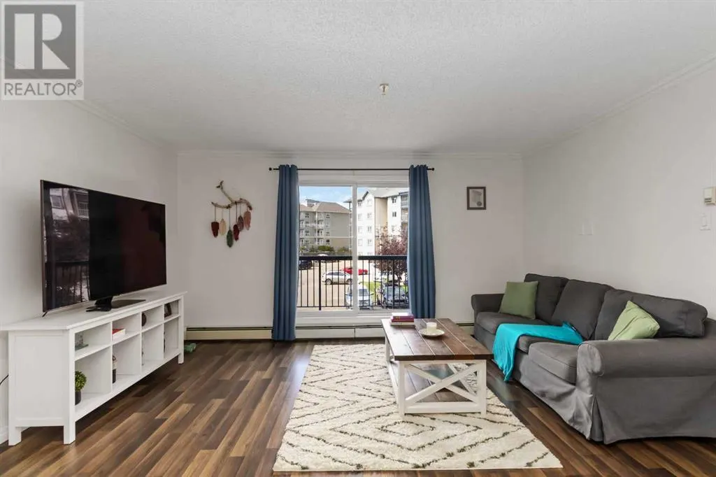 220, 100 Richard Street