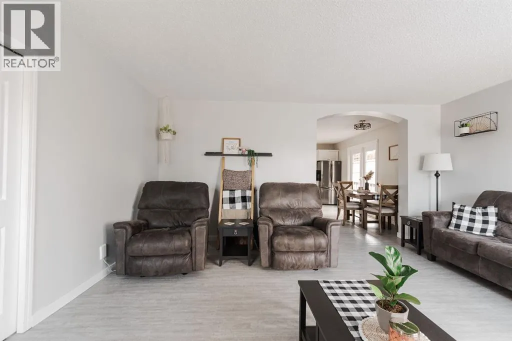 208 Silvertip Place