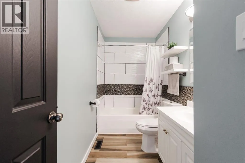 208 Silvertip Place