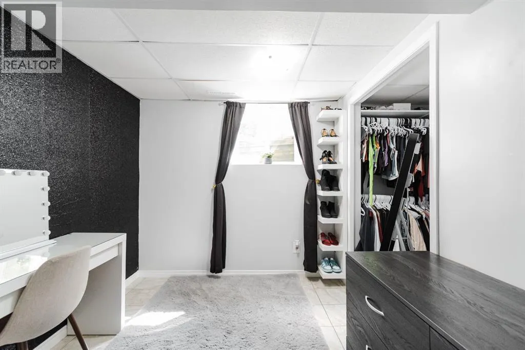 208 Silvertip Place