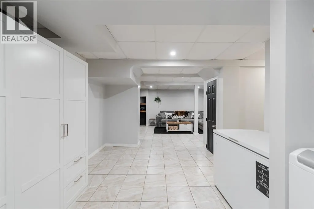 208 Silvertip Place