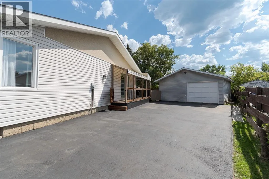 208 Silvertip Place