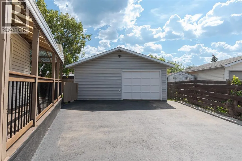 208 Silvertip Place