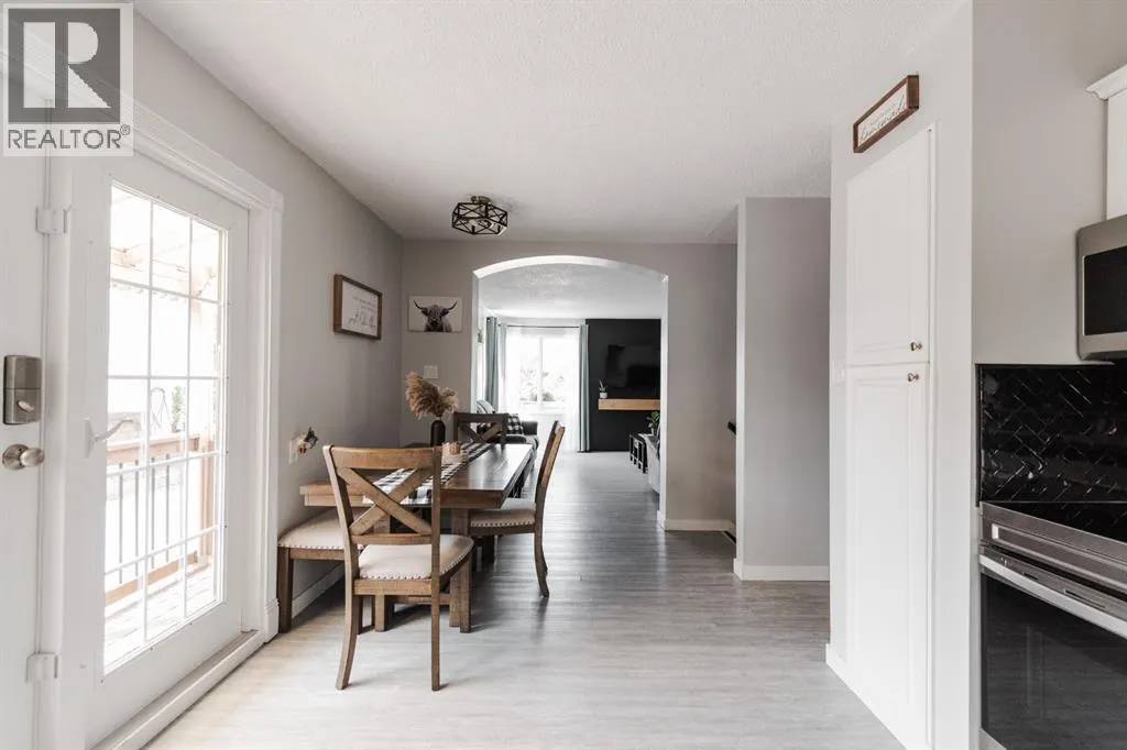 208 Silvertip Place