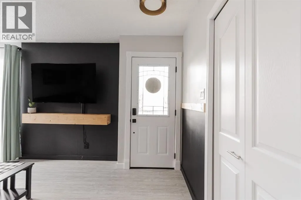 208 Silvertip Place