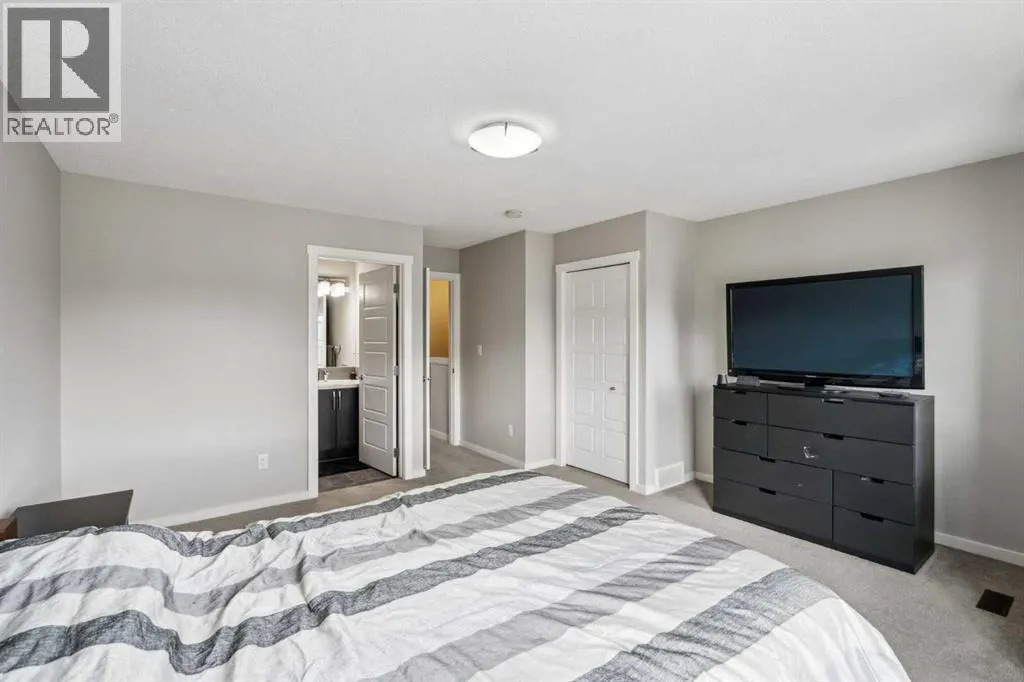 1110, 2400 Ravenswood View SE