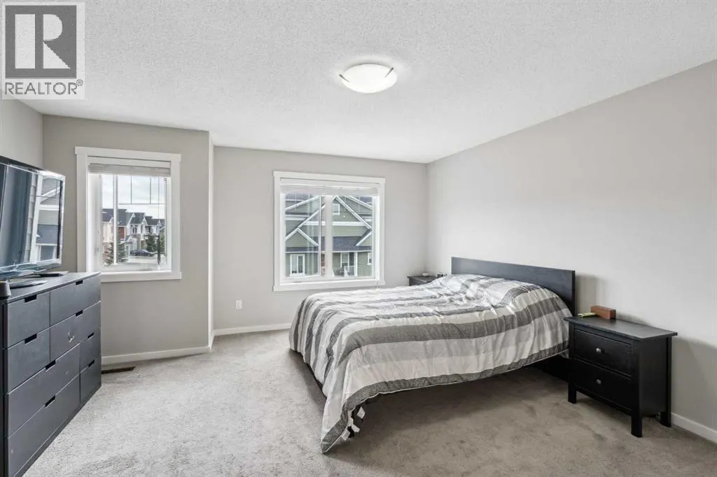 1110, 2400 Ravenswood View SE