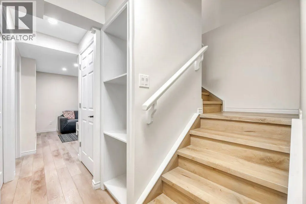 501 CHINOOK GATE Square SW