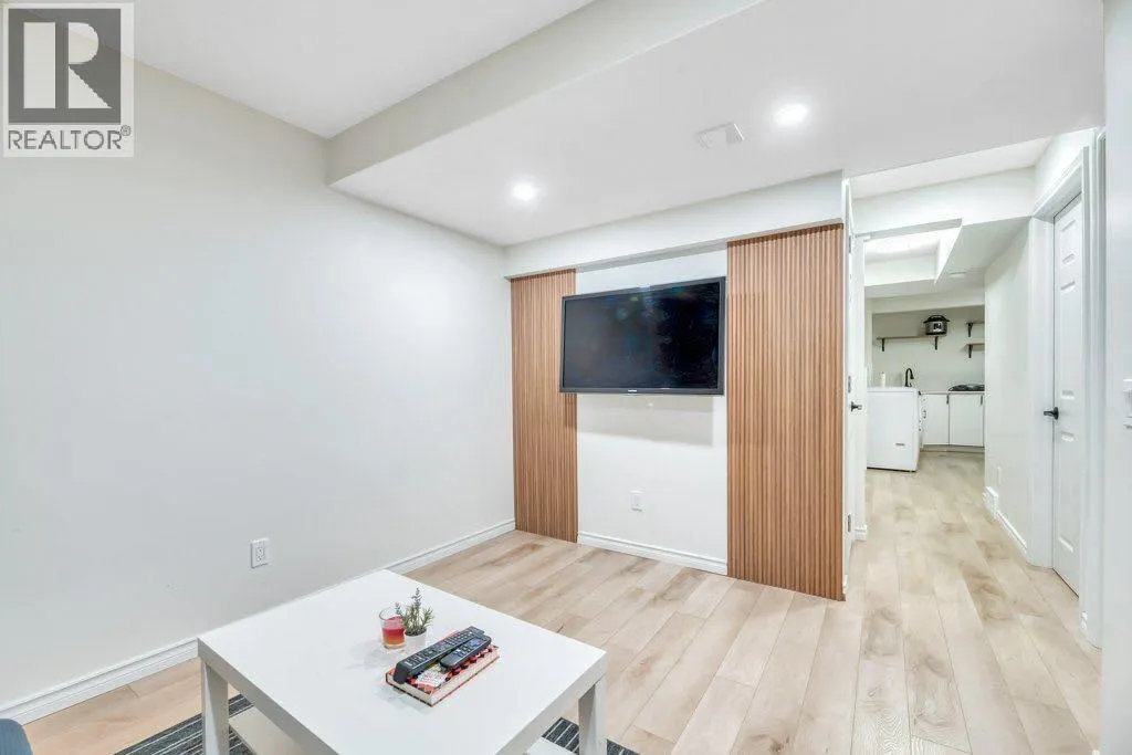 501 CHINOOK GATE Square SW