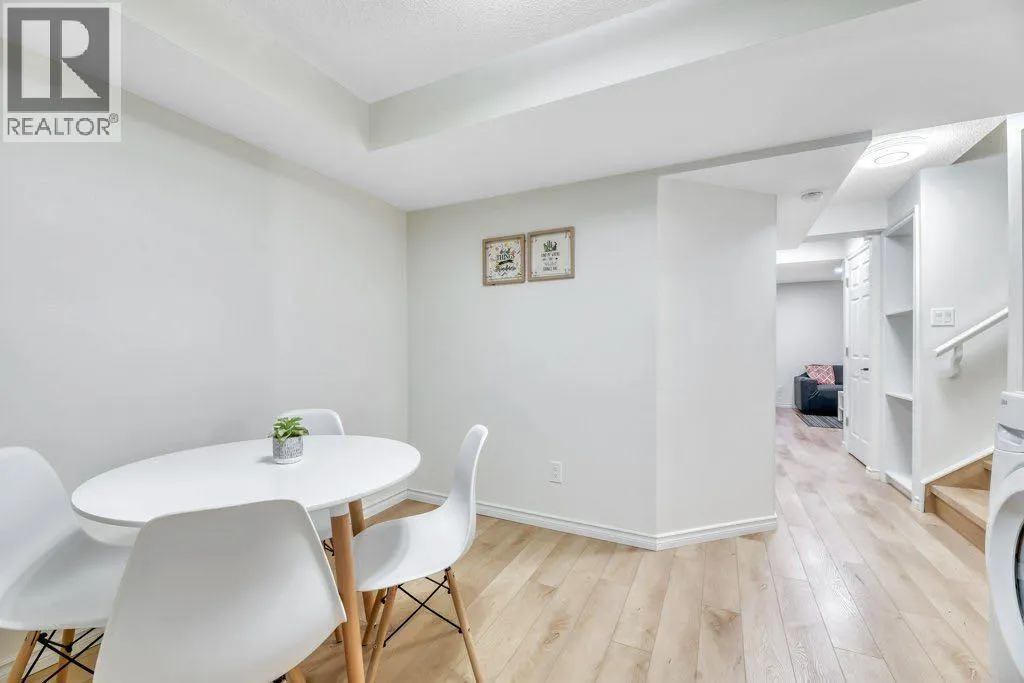 501 CHINOOK GATE Square SW