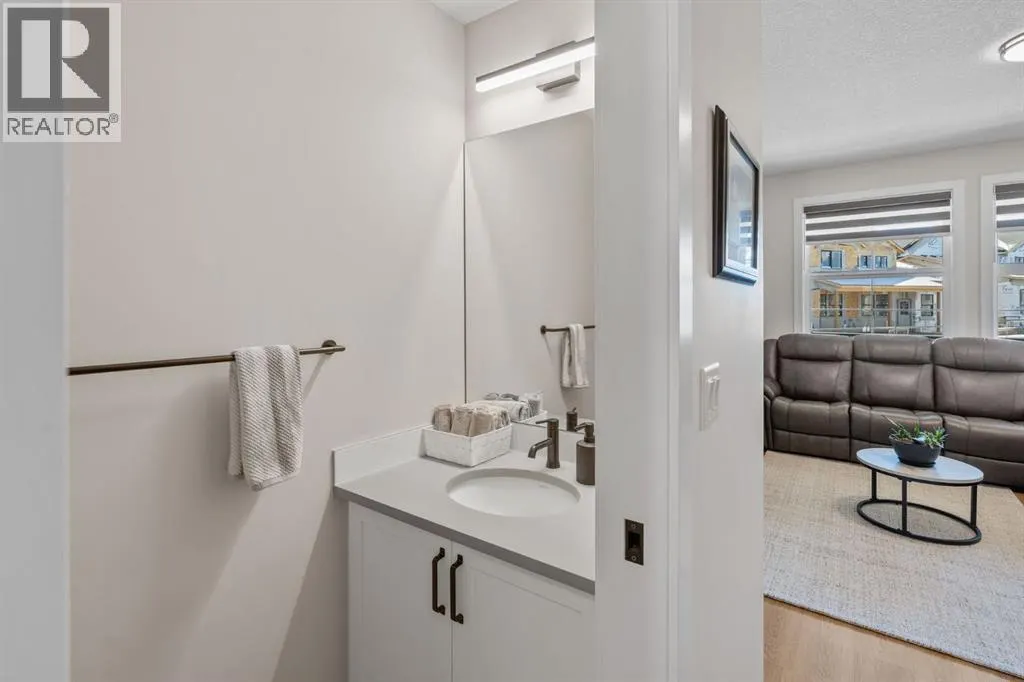 204, 201 Cooperswood Green SW