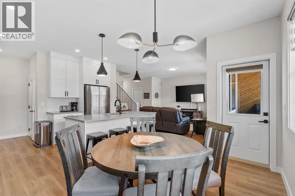 204, 201 Cooperswood Green SW