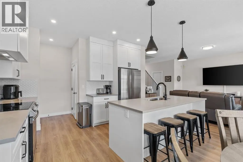 204, 201 Cooperswood Green SW