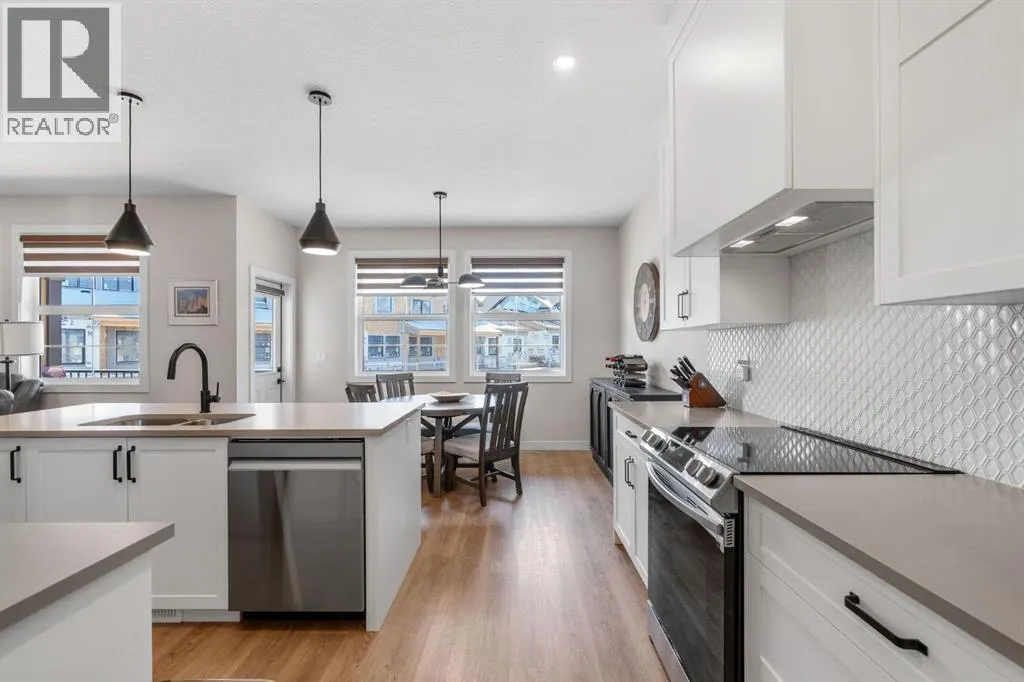 204, 201 Cooperswood Green SW