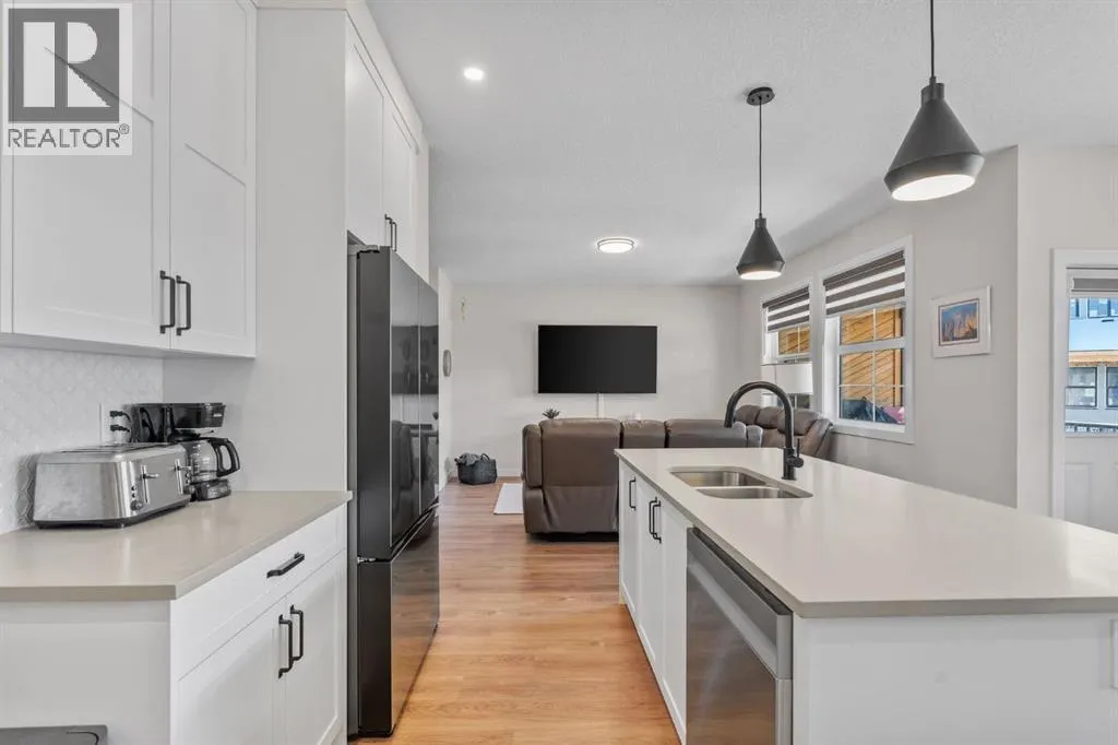 204, 201 Cooperswood Green SW