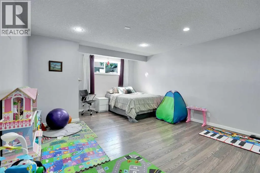 100 Cranberry Circle SE