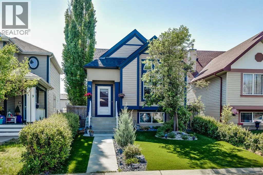 15 COPPERFIELD Rise SE