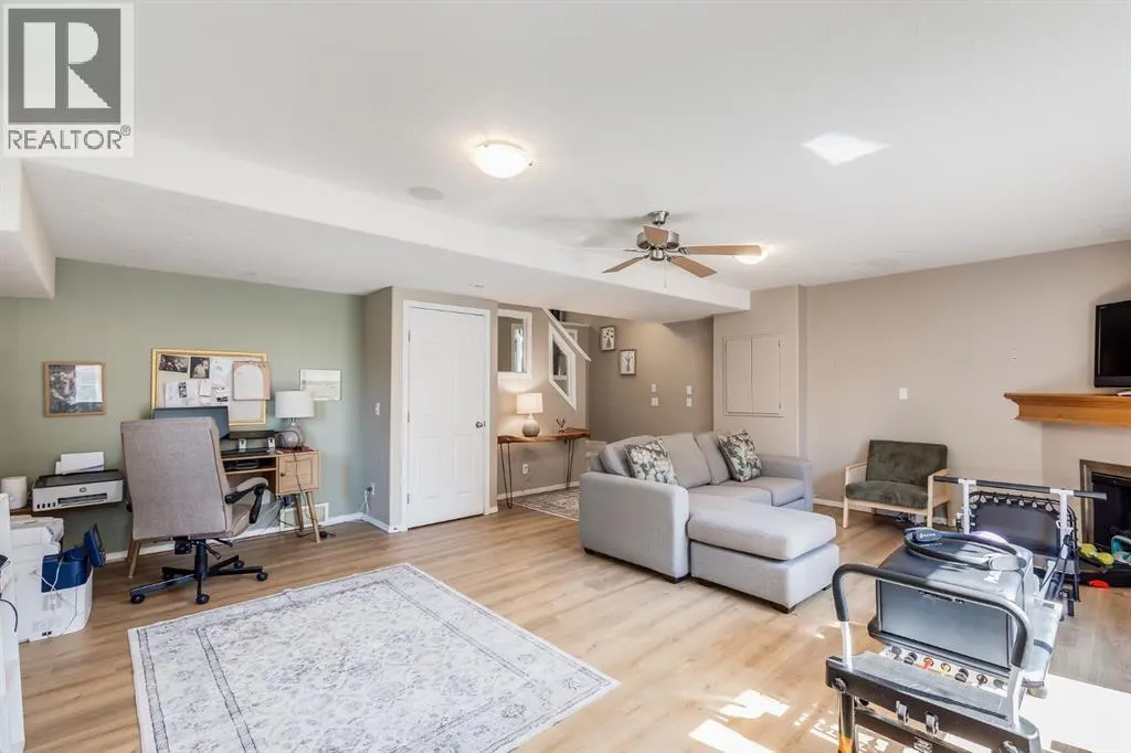 15 COPPERFIELD Rise SE