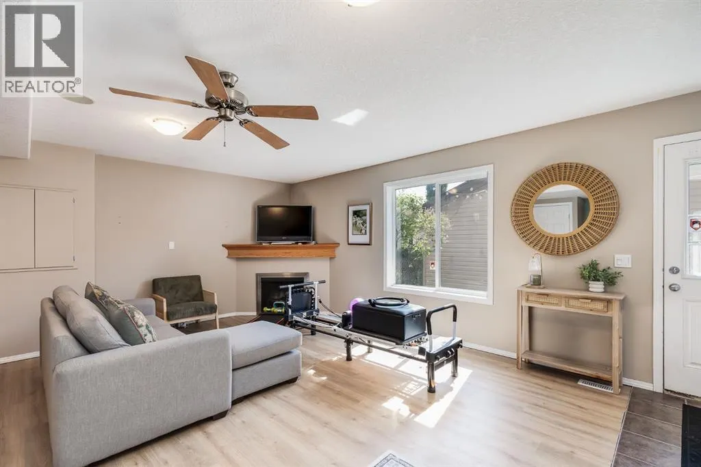 15 COPPERFIELD Rise SE