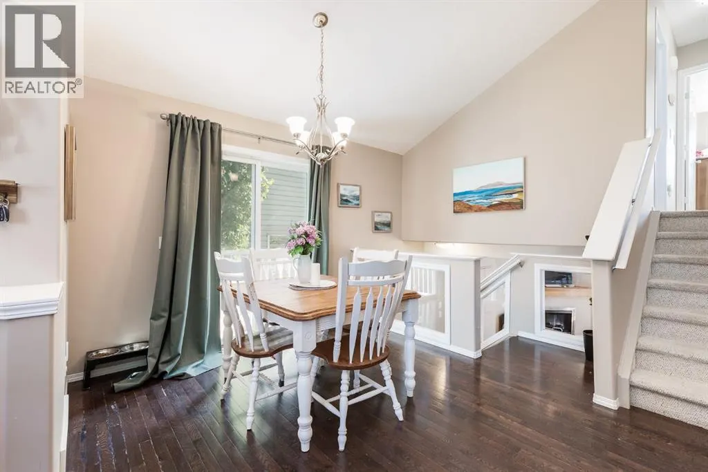 15 COPPERFIELD Rise SE