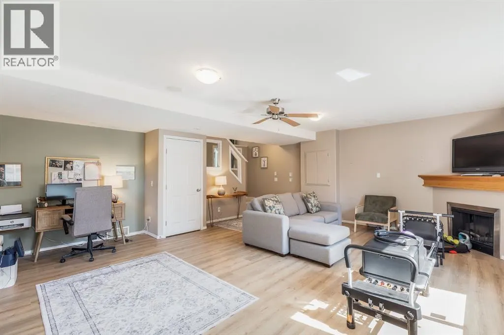 15 COPPERFIELD Rise SE