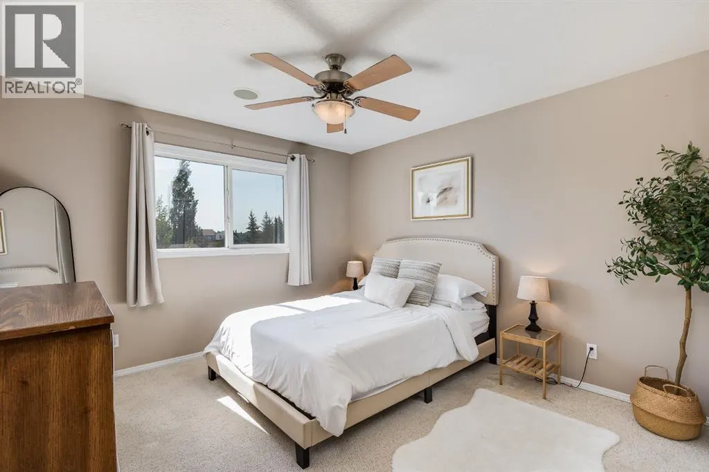 15 COPPERFIELD Rise SE