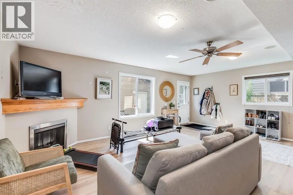 15 COPPERFIELD Rise SE