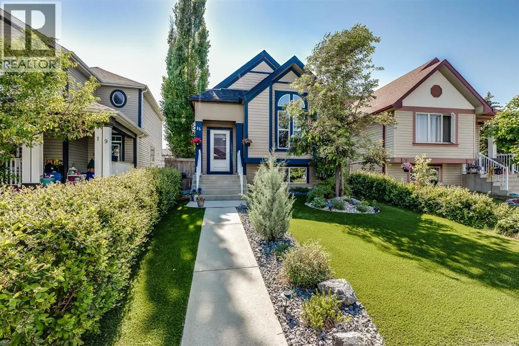 15 COPPERFIELD Rise SE