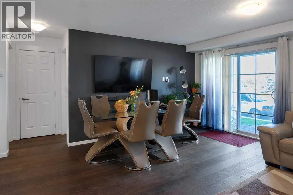 #1109, 99 Copperstone Park SE