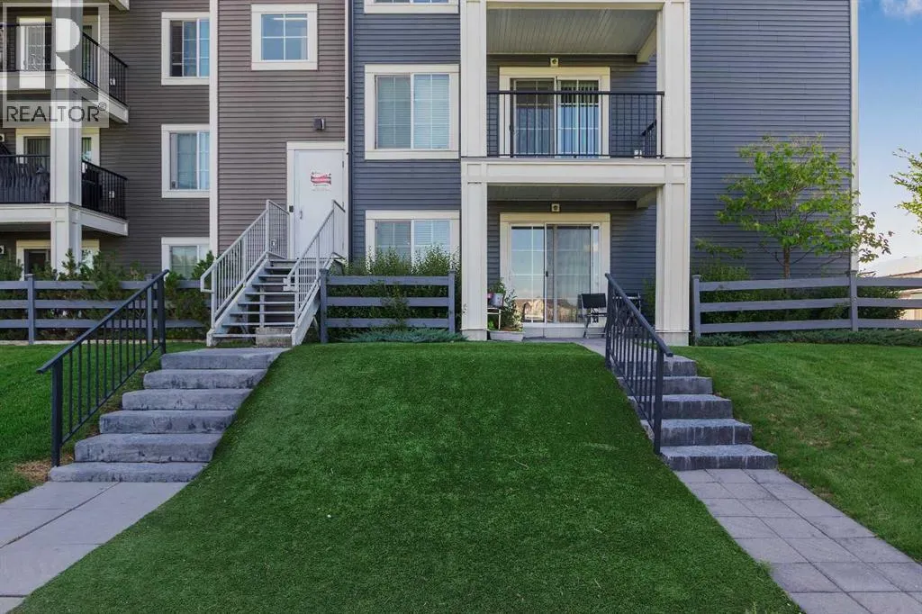 #1109, 99 Copperstone Park SE