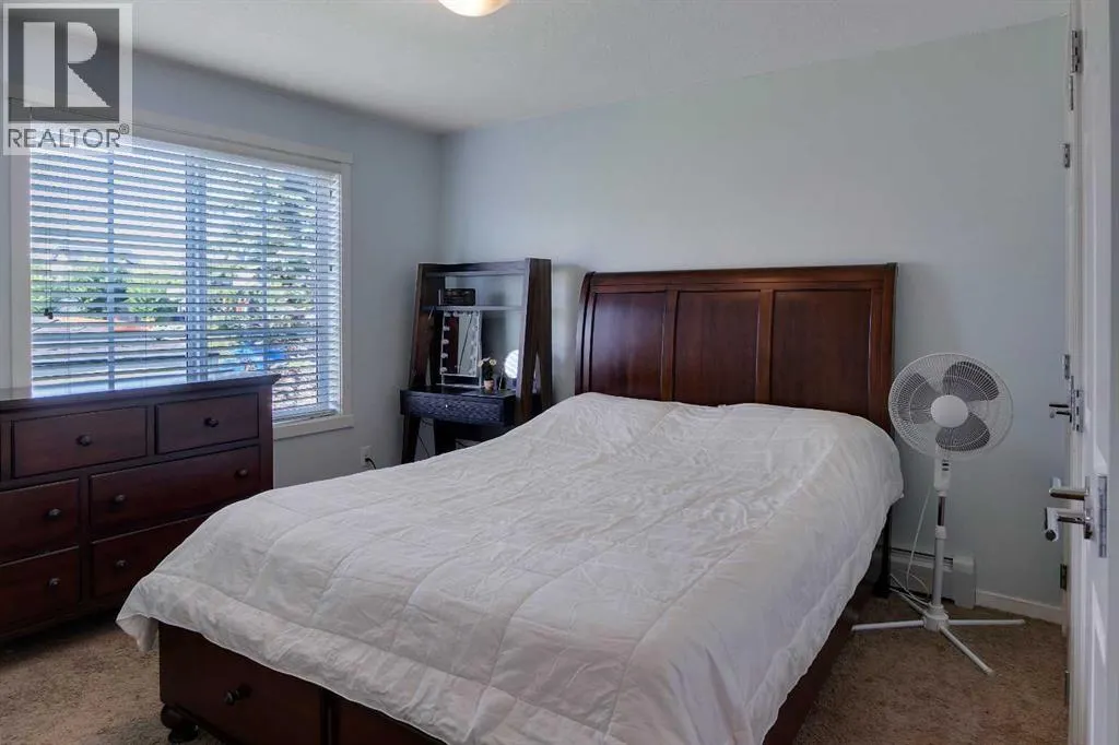 #1109, 99 Copperstone Park SE