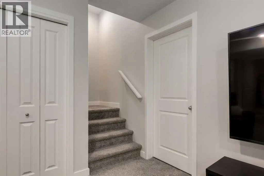 34 LAWRENCE Green SE