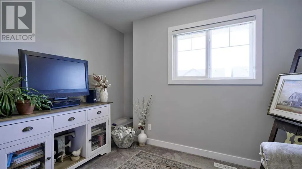 135 Reunion Loop NW