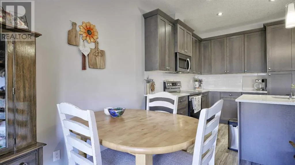 135 Reunion Loop NW