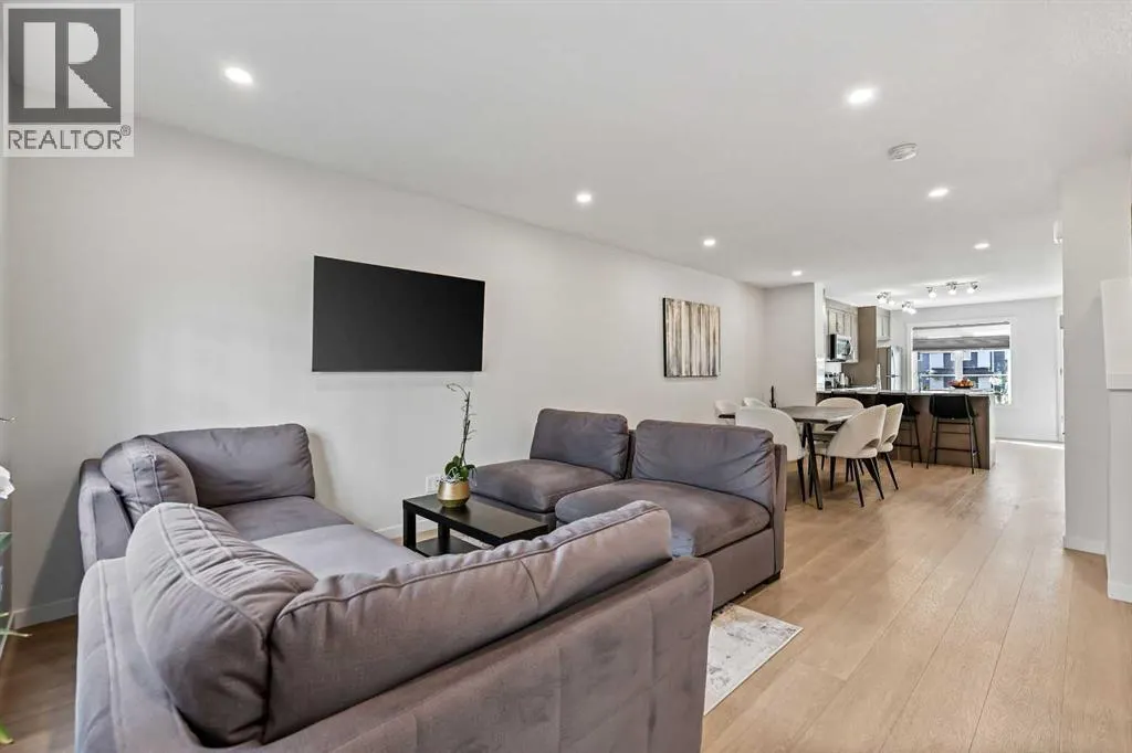 107, 474 Seton Circle SE