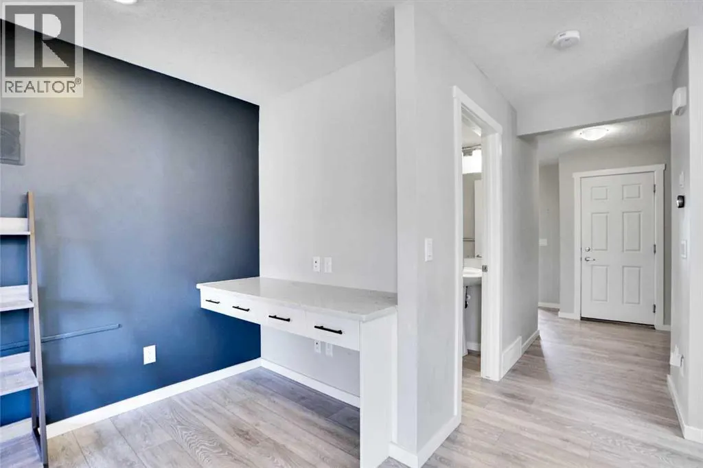 602, 2400 Ravenswood View SE